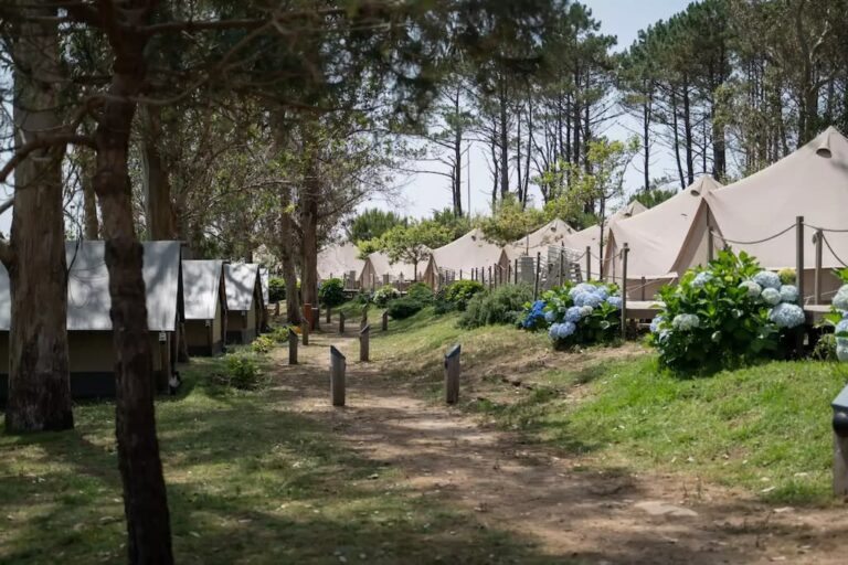 acampar en la Isla de Ons